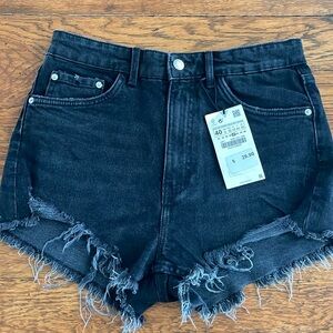 BRAND NEW ZARA HIGH RISE BLACK SHORTS!